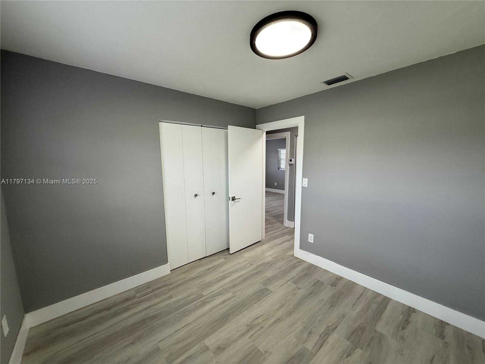 Small Image of 20570 NORTH WEST 1ST CT, Miami Gardens Number 12