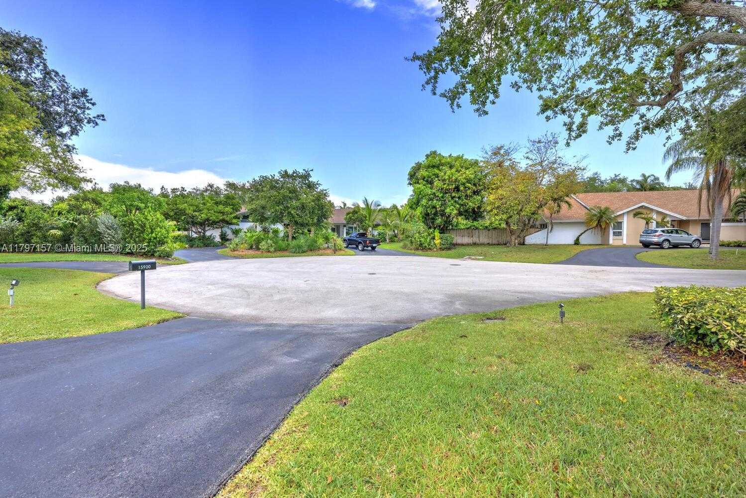 Small Image of 15920 SOUTH WEST 81ST AVE, Palmetto Bay Number 29