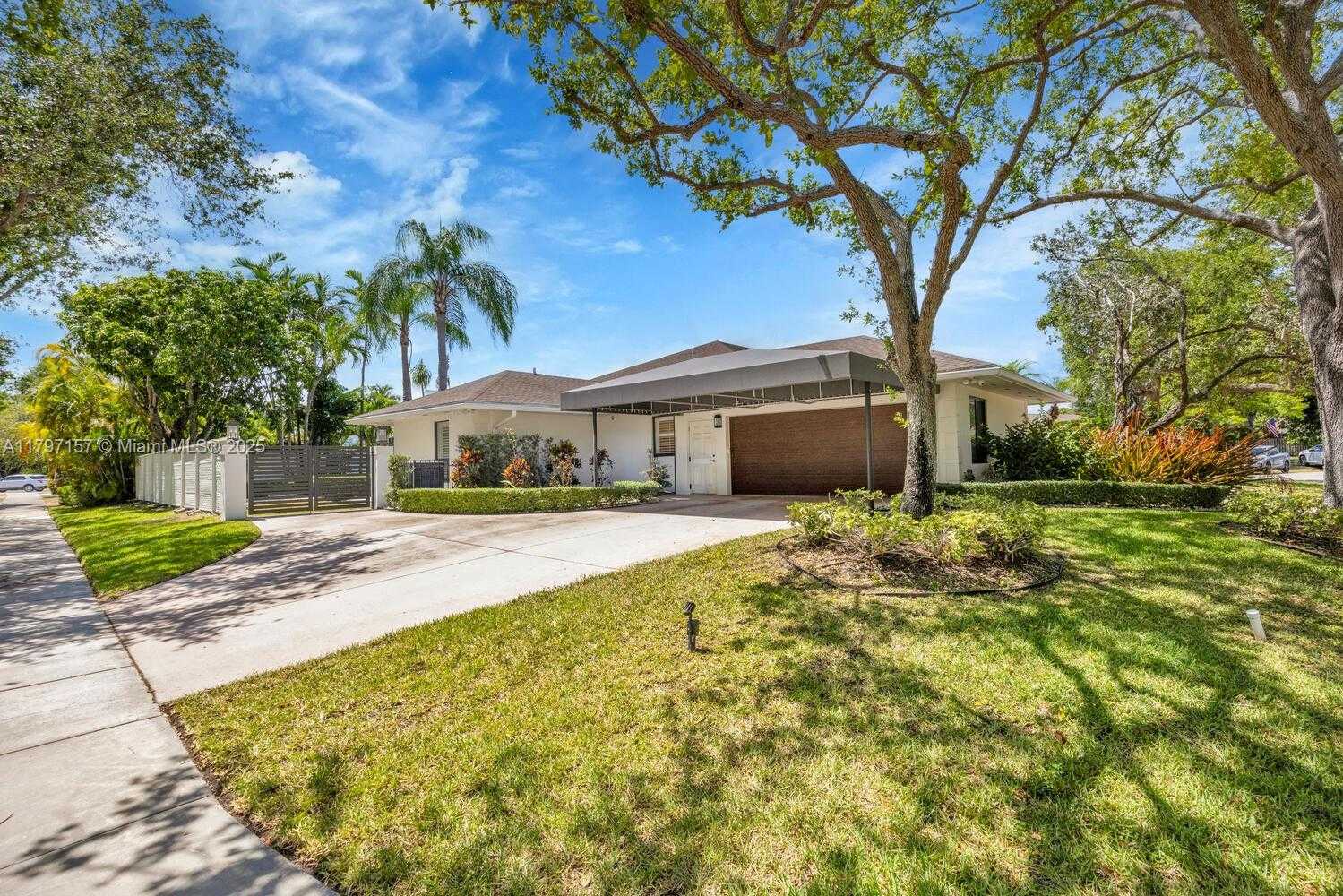 Small Image of 15920 SOUTH WEST 81ST AVE, Palmetto Bay Number 31