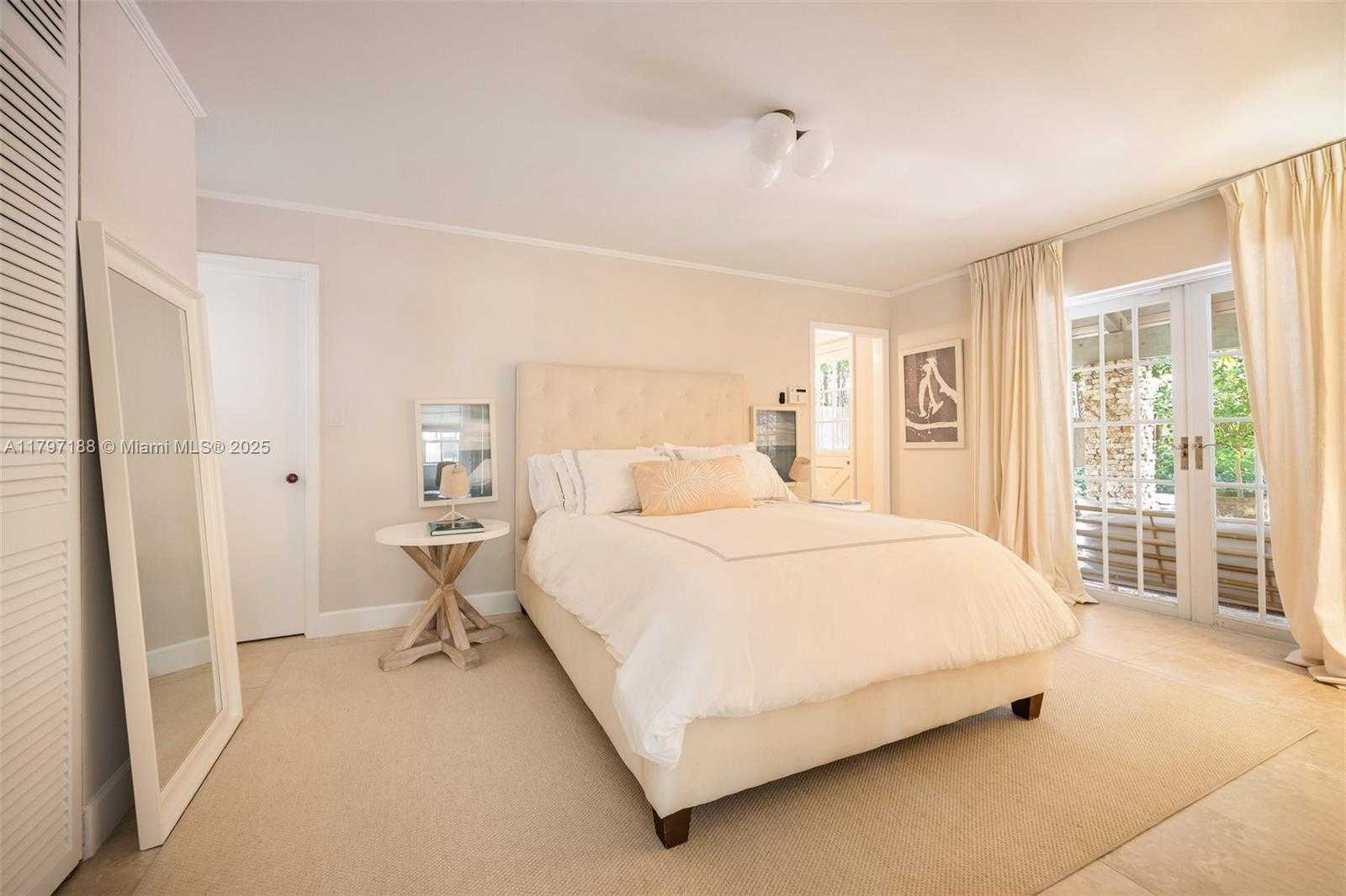 Small Image of 3845 WOOD AVE, Coconut Grove Number 24