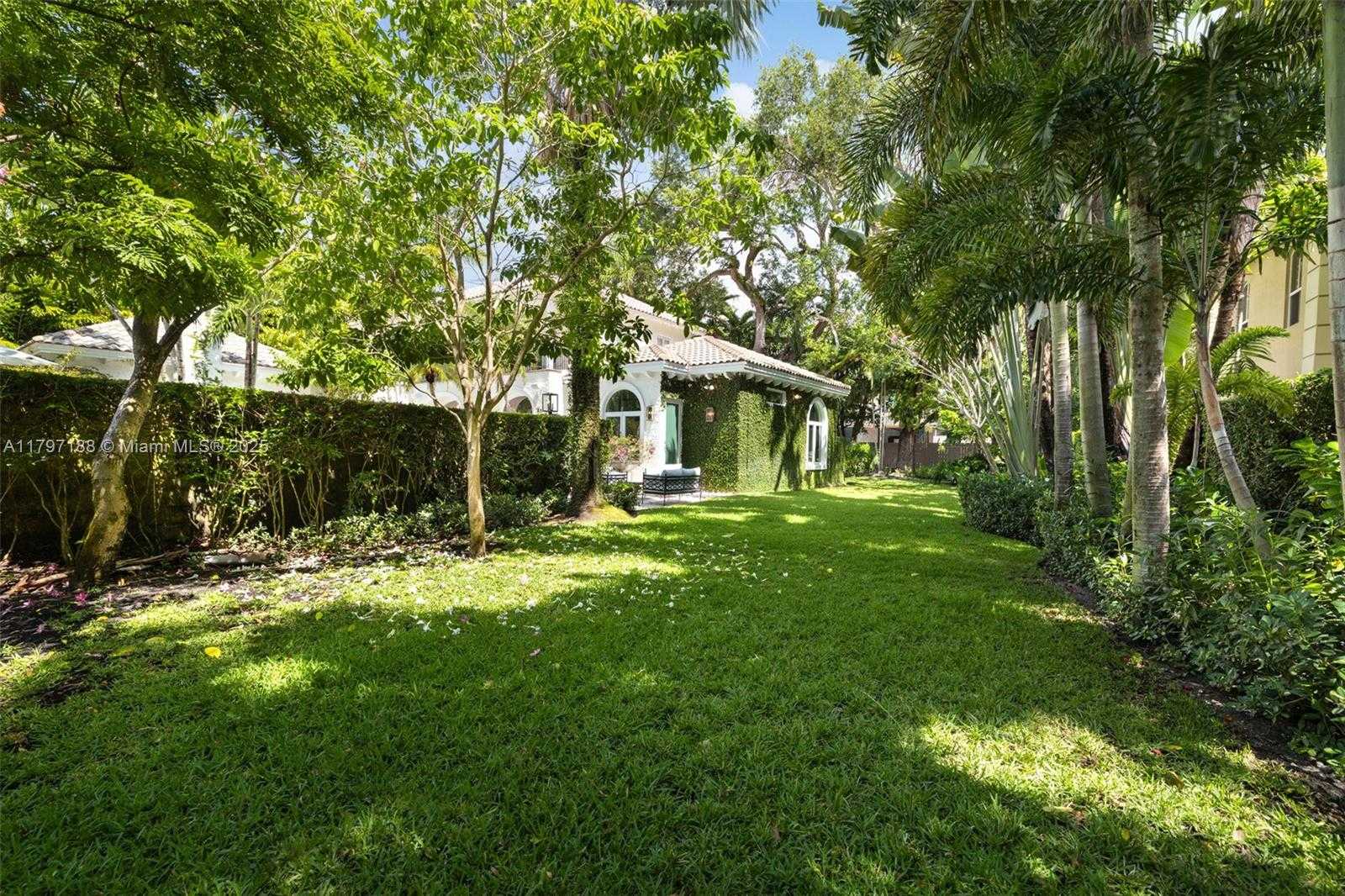Small Image of 3845 WOOD AVE, Coconut Grove Number 36