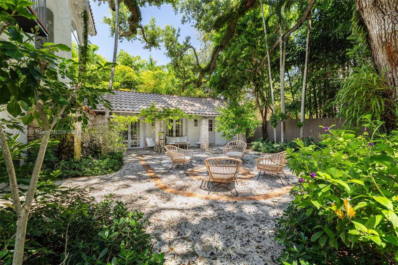 Small Image of 3845 WOOD AVE, Coconut Grove Number 38