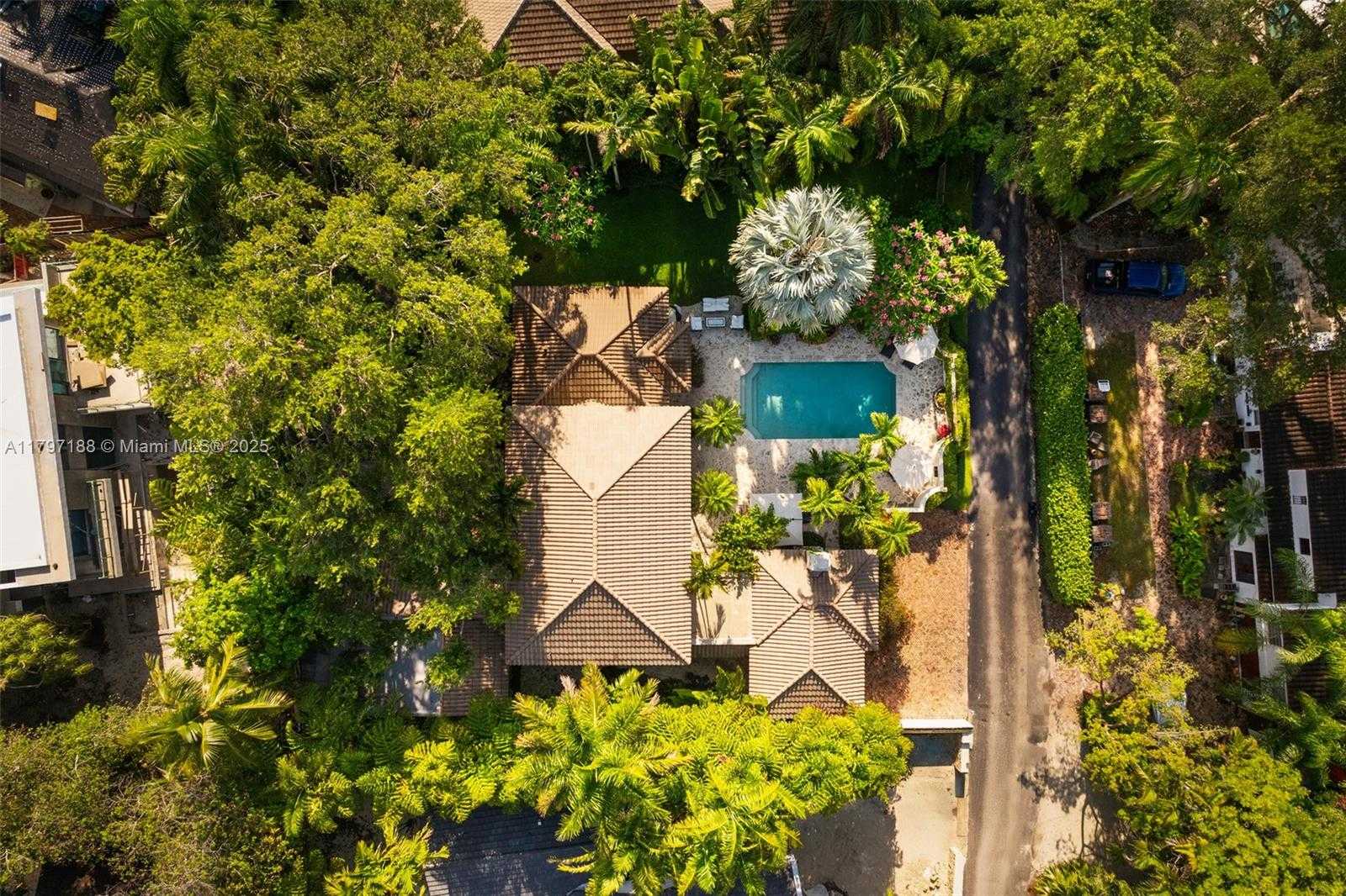 Small Image of 3845 WOOD AVE, Coconut Grove Number 43