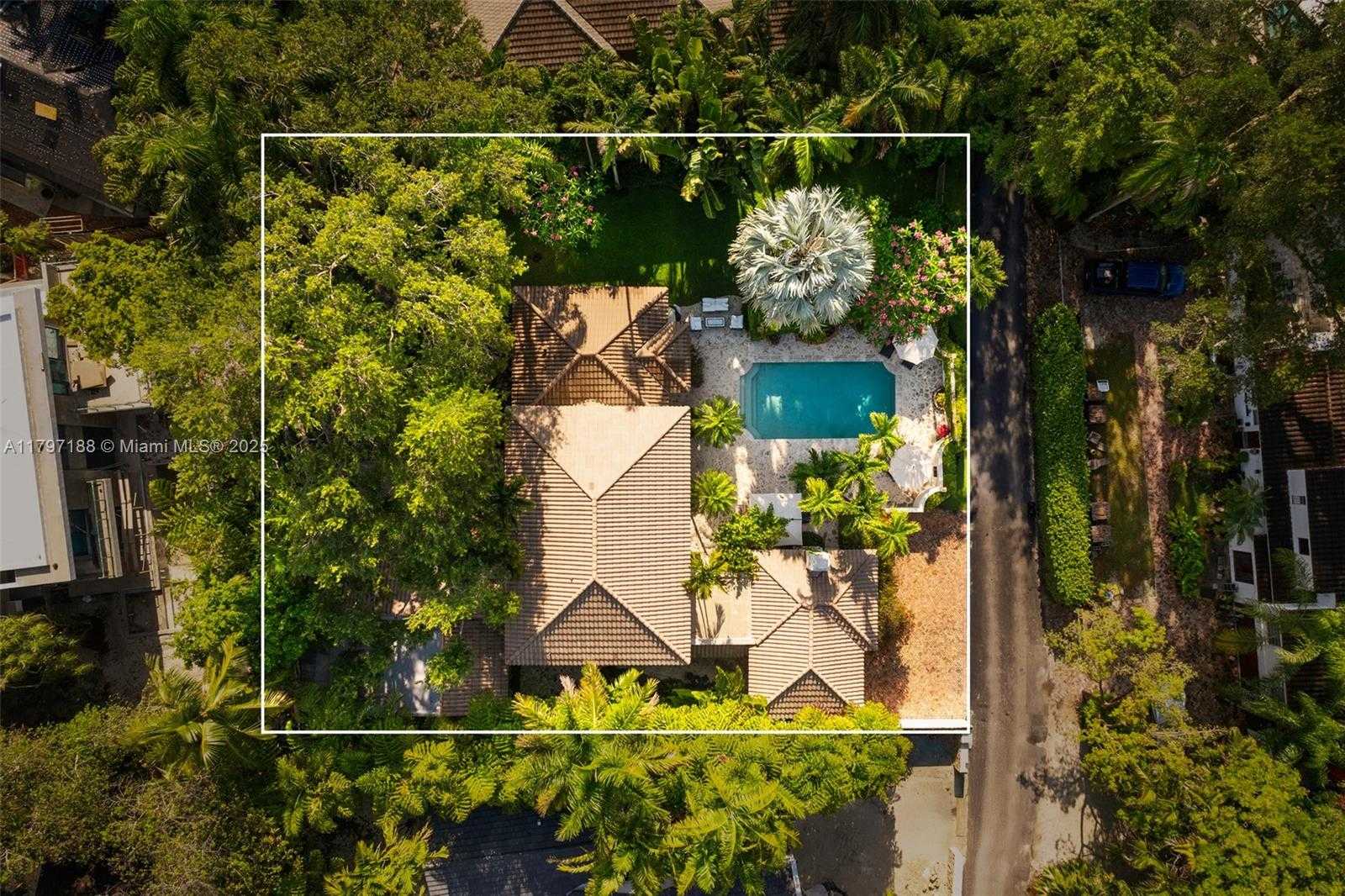 Small Image of 3845 WOOD AVE, Coconut Grove Number 44