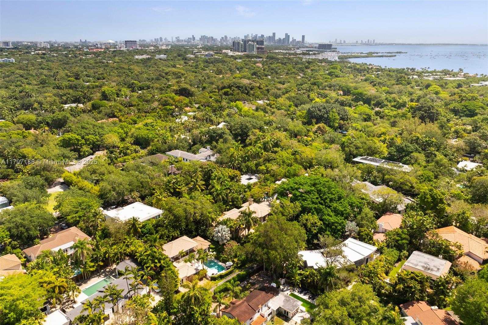 Small Image of 3845 WOOD AVE, Coconut Grove Number 47
