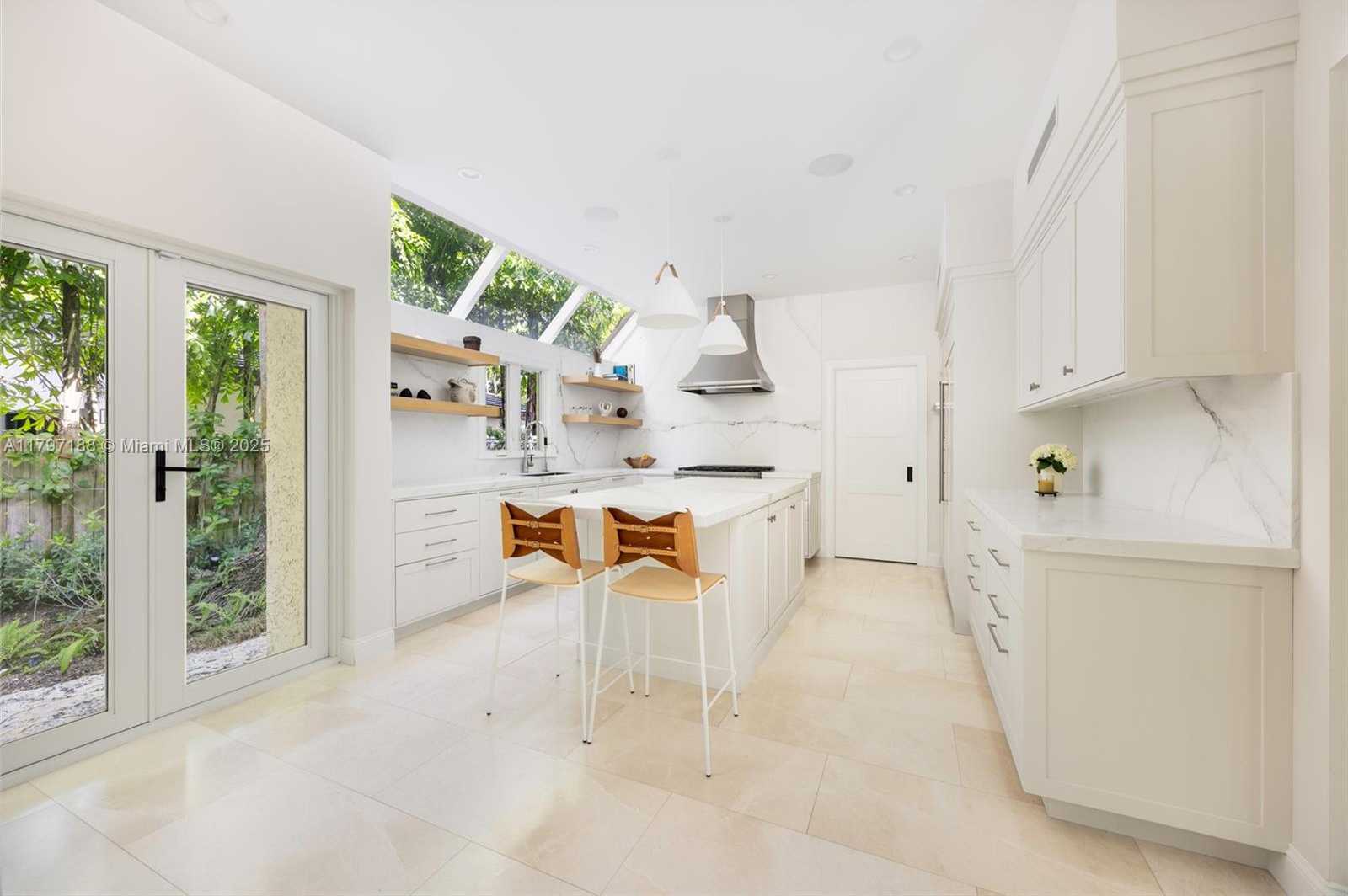 Small Image of 3845 WOOD AVE, Coconut Grove Number 7