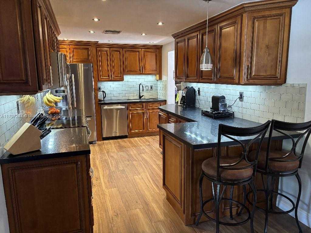 Small Image of 18211 SOUTH WEST 95TH CT, Palmetto Bay Number 19