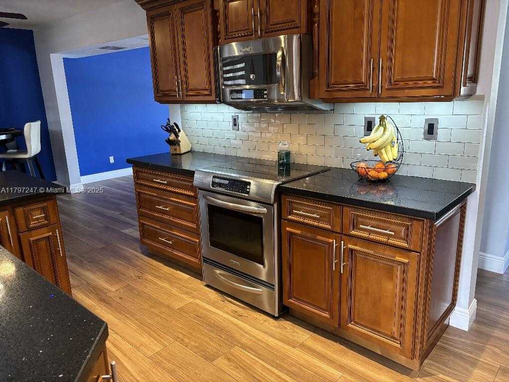 Small Image of 18211 SOUTH WEST 95TH CT, Palmetto Bay Number 20
