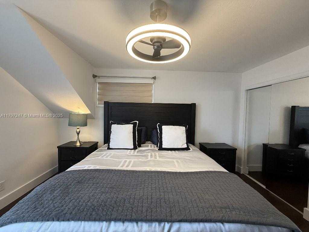 Small Image of 18211 SOUTH WEST 95TH CT, Palmetto Bay Number 27