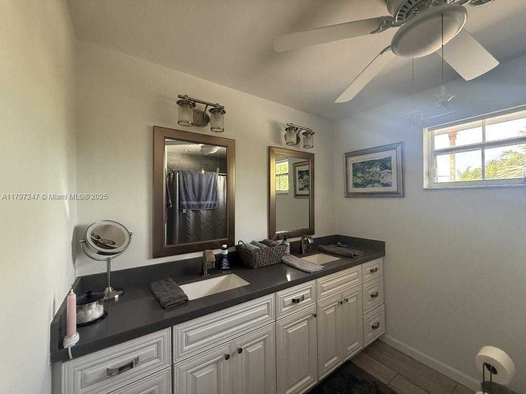 Small Image of 18211 SOUTH WEST 95TH CT, Palmetto Bay Number 31