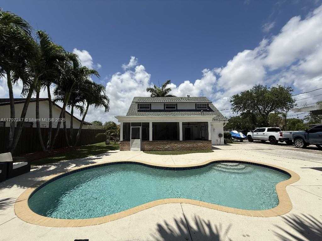 Small Image of 18211 SOUTH WEST 95TH CT, Palmetto Bay Number 4