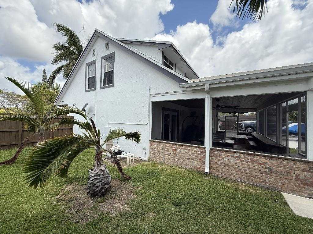 Small Image of 18211 SOUTH WEST 95TH CT, Palmetto Bay Number 9