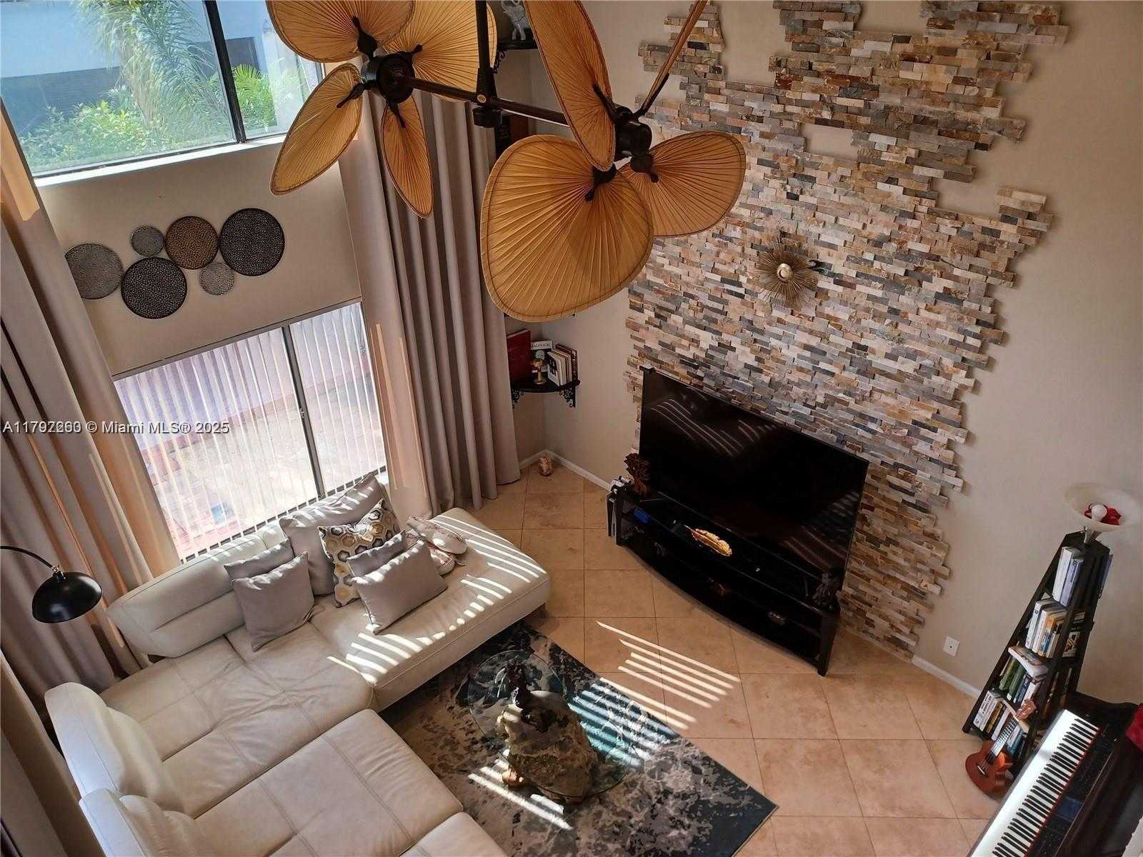 Small Image of 21722 CROMWELL CIR, Boca Raton Number 15