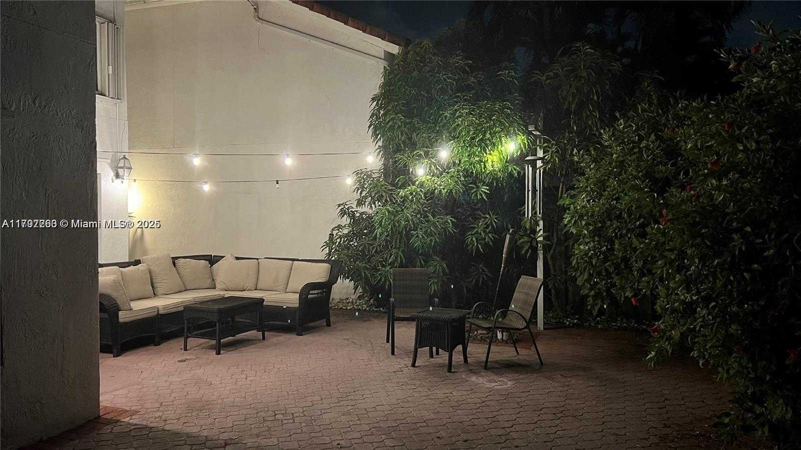 Small Image of 21722 CROMWELL CIR, Boca Raton Number 17