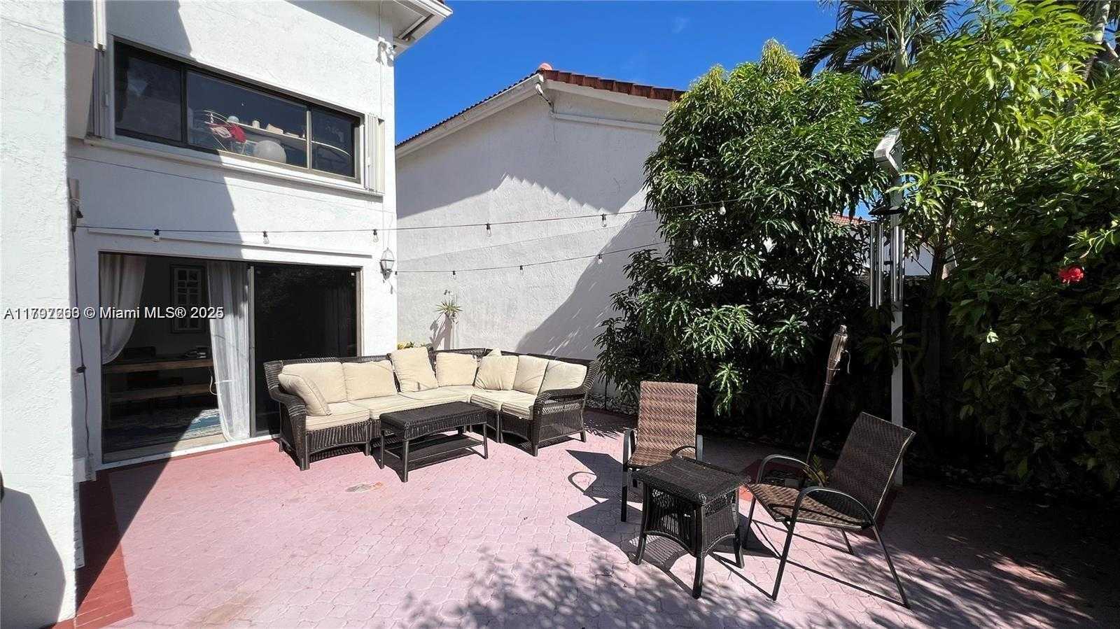 Small Image of 21722 CROMWELL CIR, Boca Raton Number 25