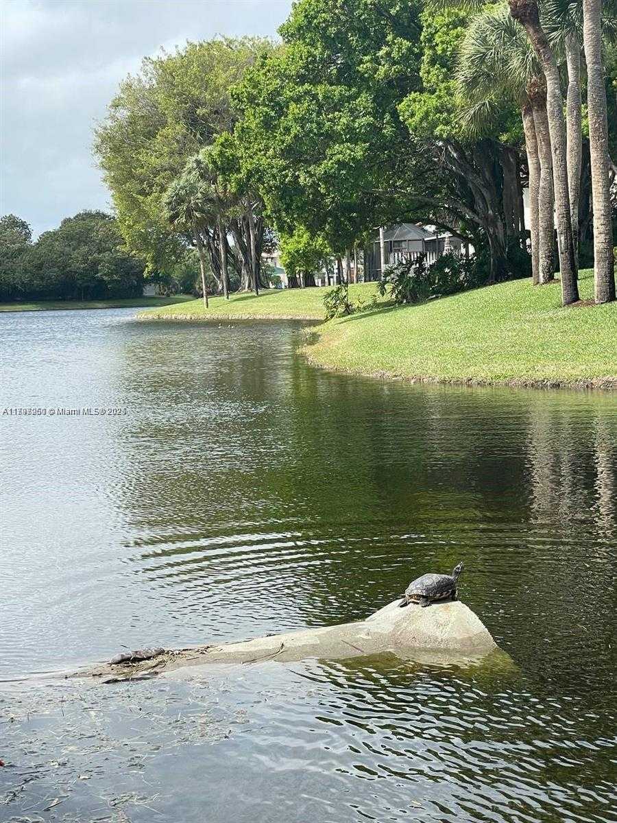 Small Image of 21722 CROMWELL CIR, Boca Raton Number 3
