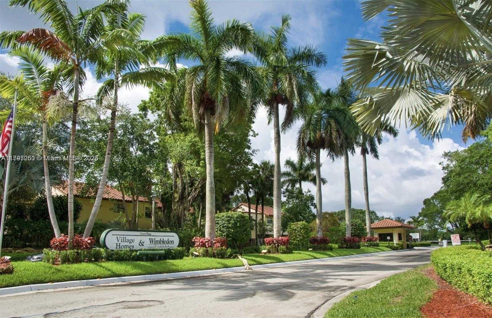 Small Image of 21722 CROMWELL CIR, Boca Raton Number 4
