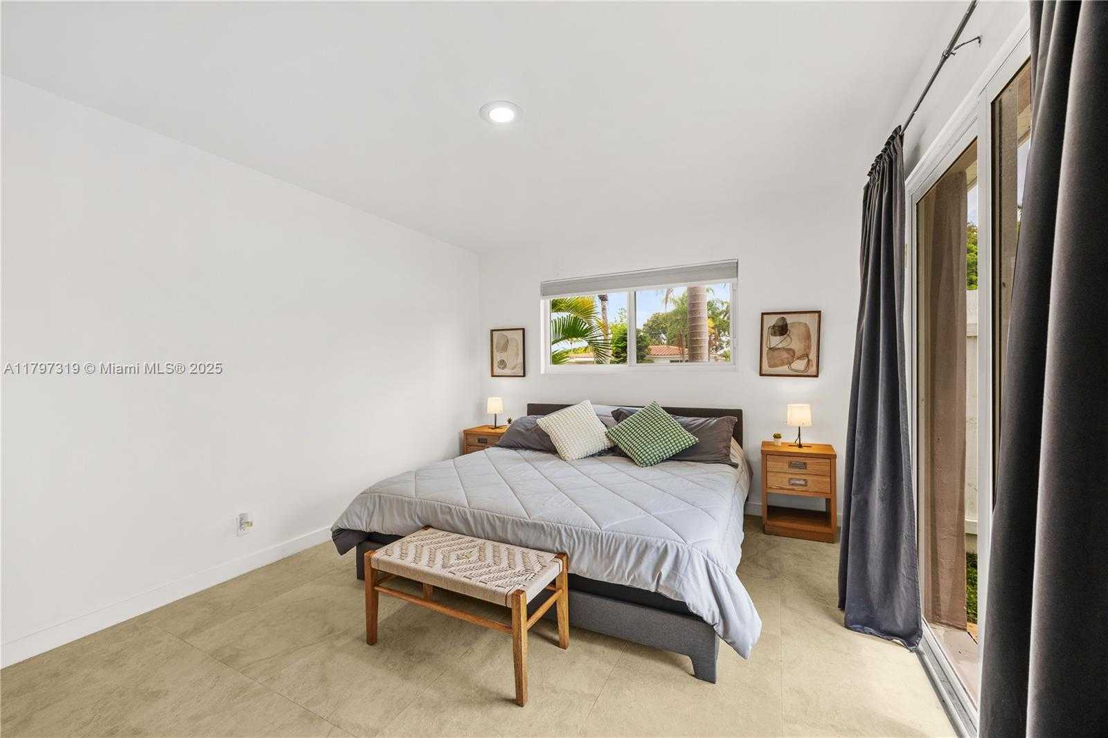Small Image of 3246 PIERCE ST, Hollywood Number 17