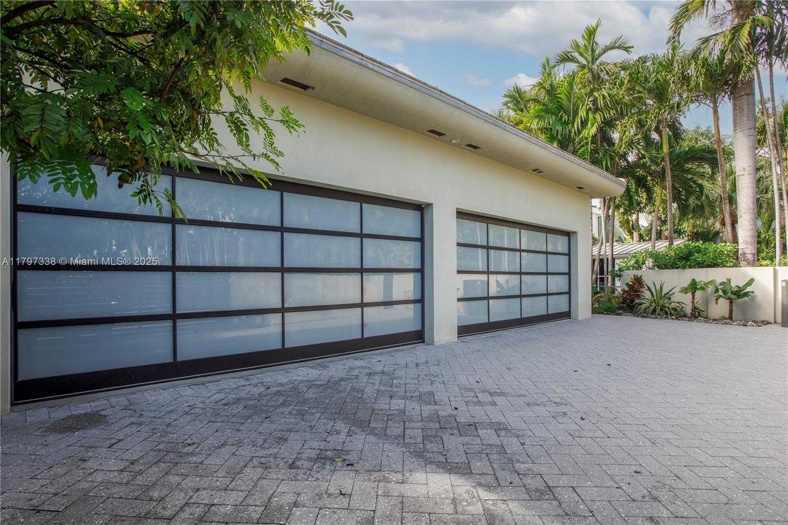 Small Image of 250 WEST SAN MARINO DR, Miami Beach Number 12