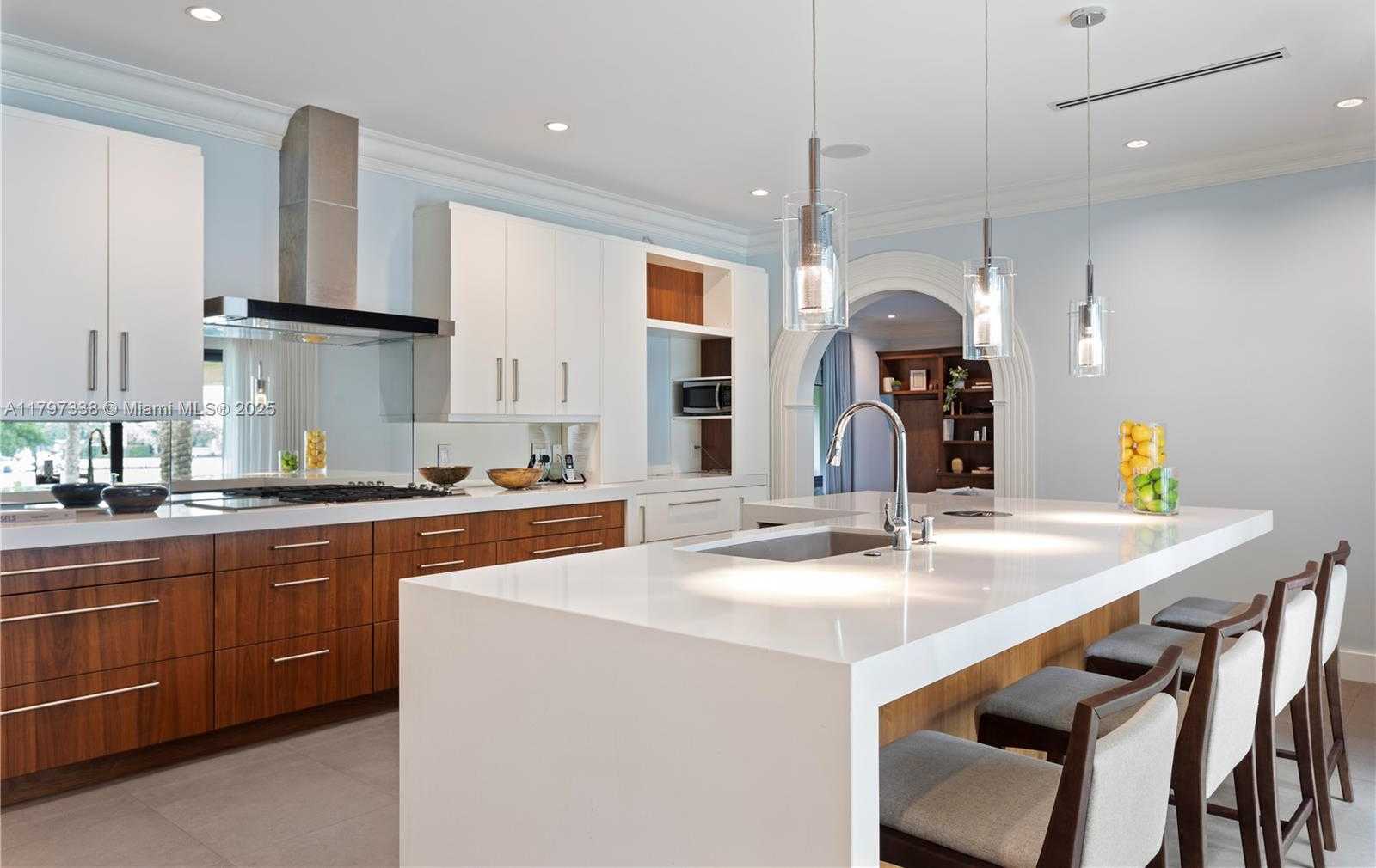 Small Image of 250 WEST SAN MARINO DR, Miami Beach Number 13