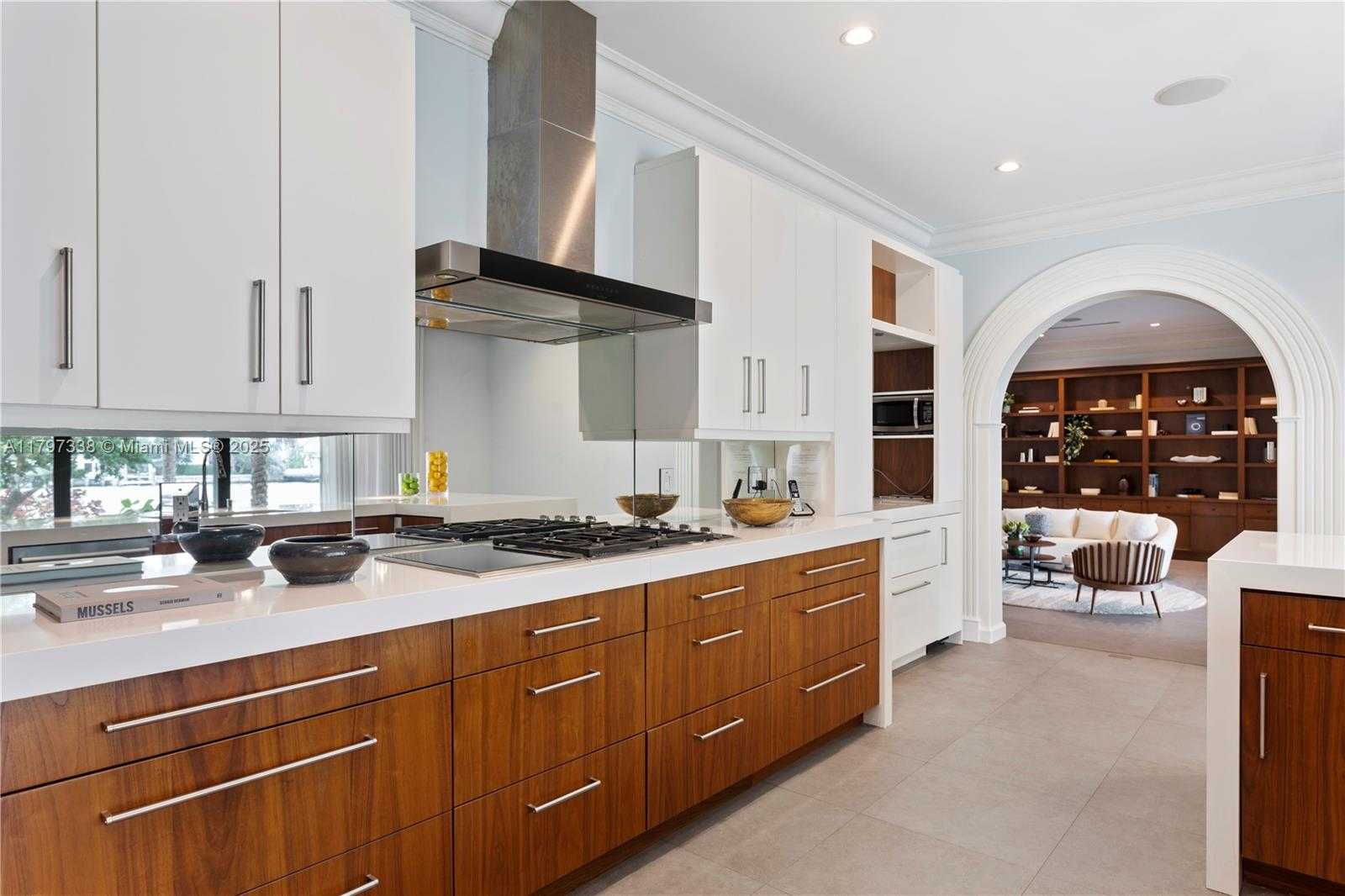 Small Image of 250 WEST SAN MARINO DR, Miami Beach Number 14