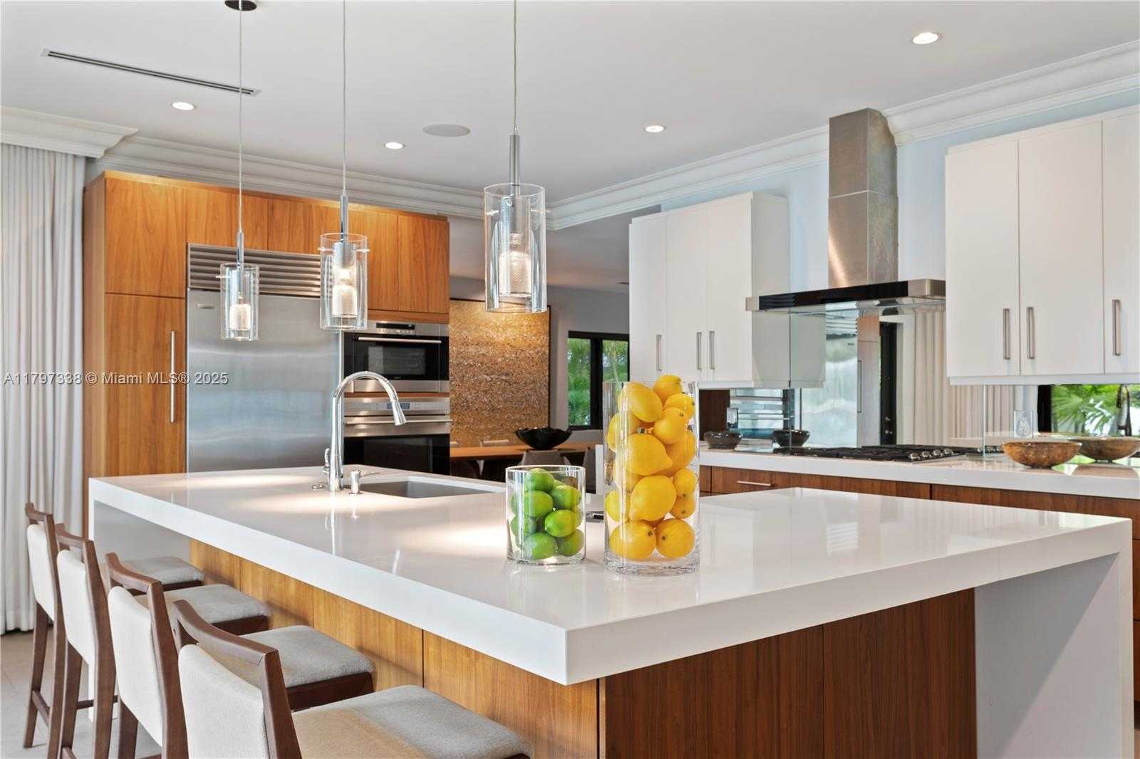 Small Image of 250 WEST SAN MARINO DR, Miami Beach Number 15