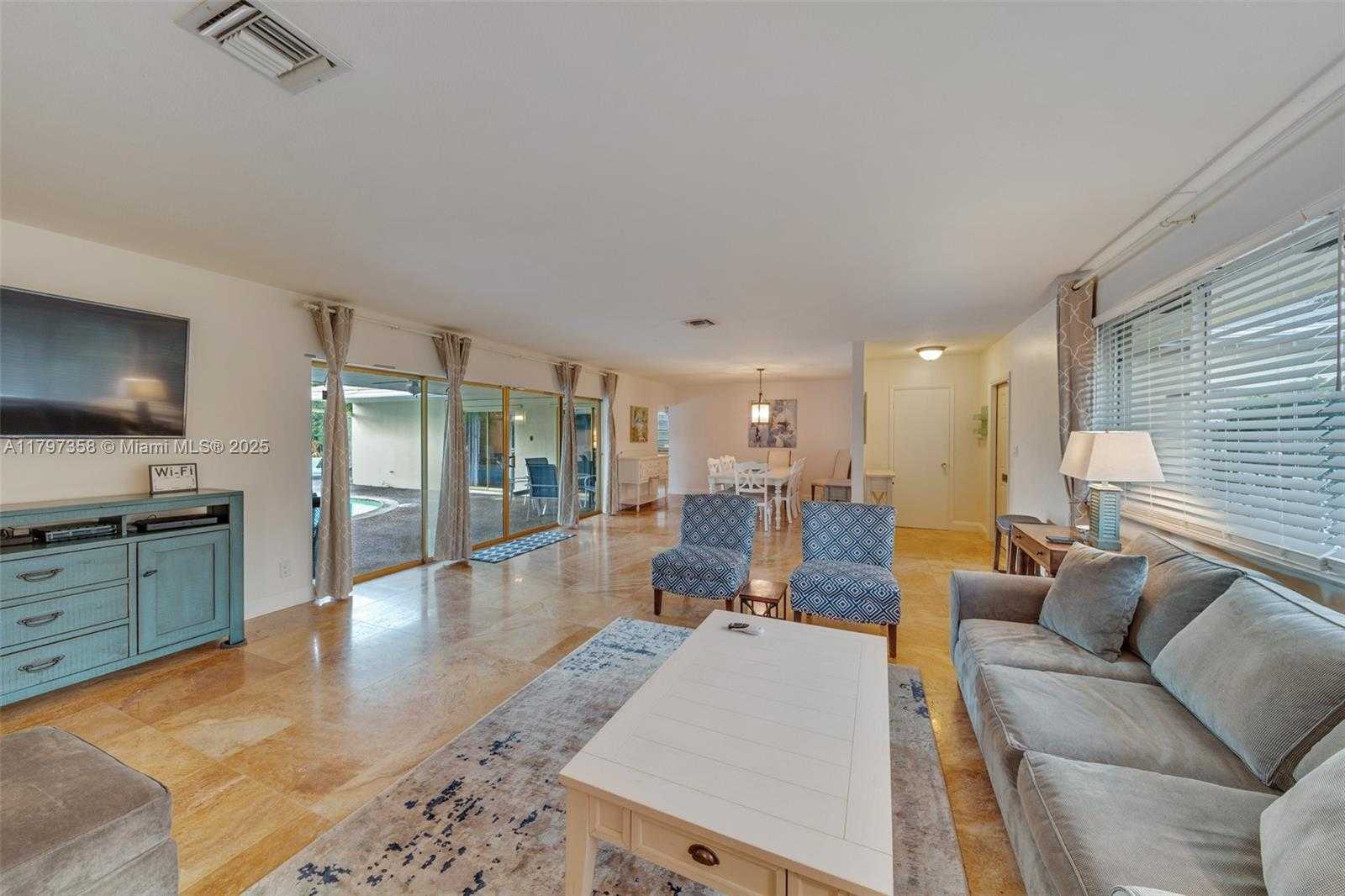 Small Image of 4410 NORTH BUCHANAN ST, Hollywood Number 5