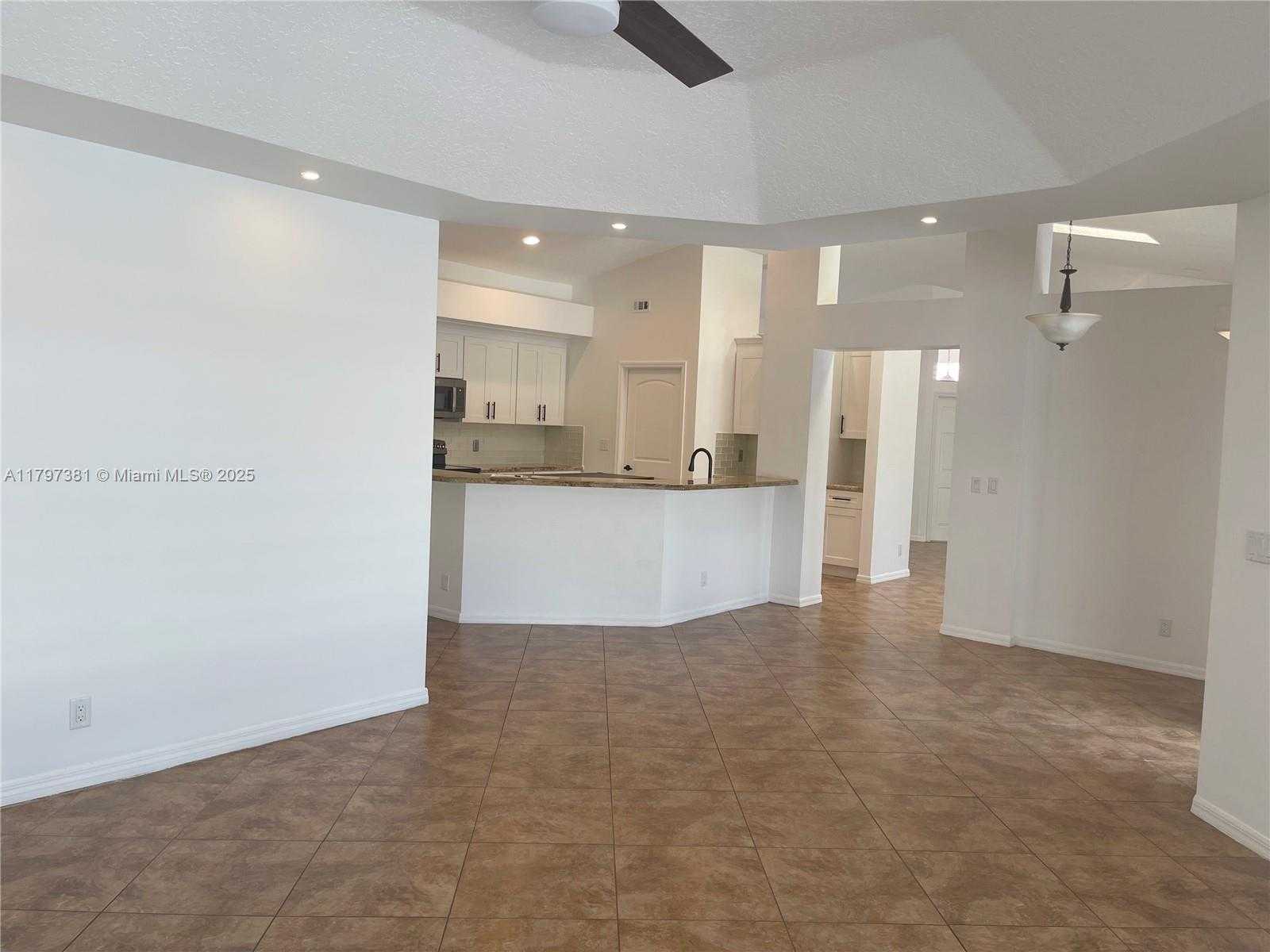 Small Image of 808 HAMPTON CT, Weston Number 18