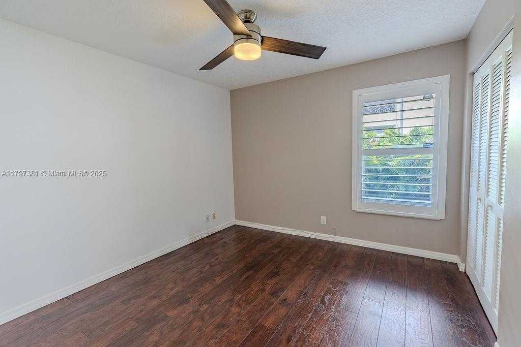 Small Image of 808 HAMPTON CT, Weston Number 31