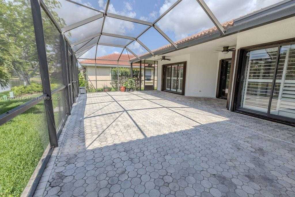 Small Image of 808 HAMPTON CT, Weston Number 44