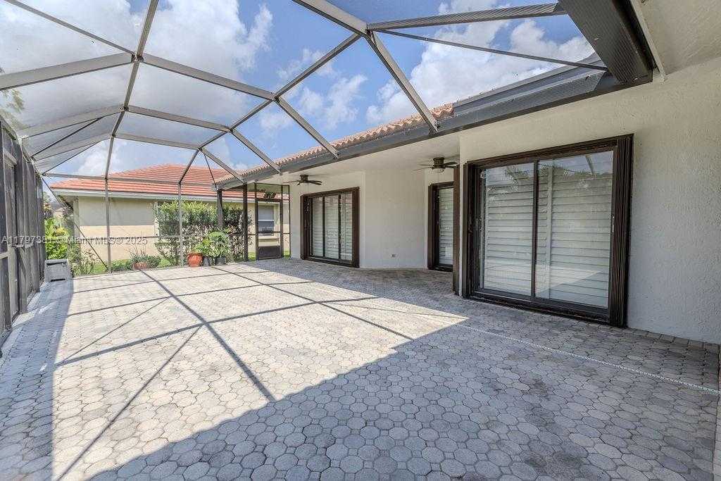 Small Image of 808 HAMPTON CT, Weston Number 45