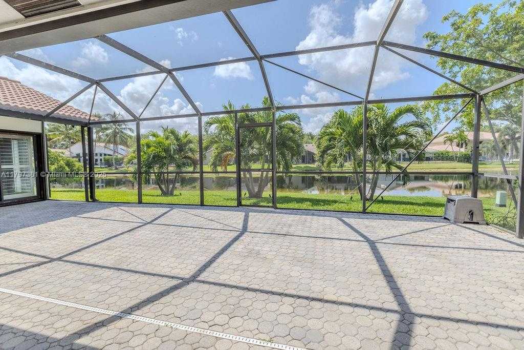 Small Image of 808 HAMPTON CT, Weston Number 46