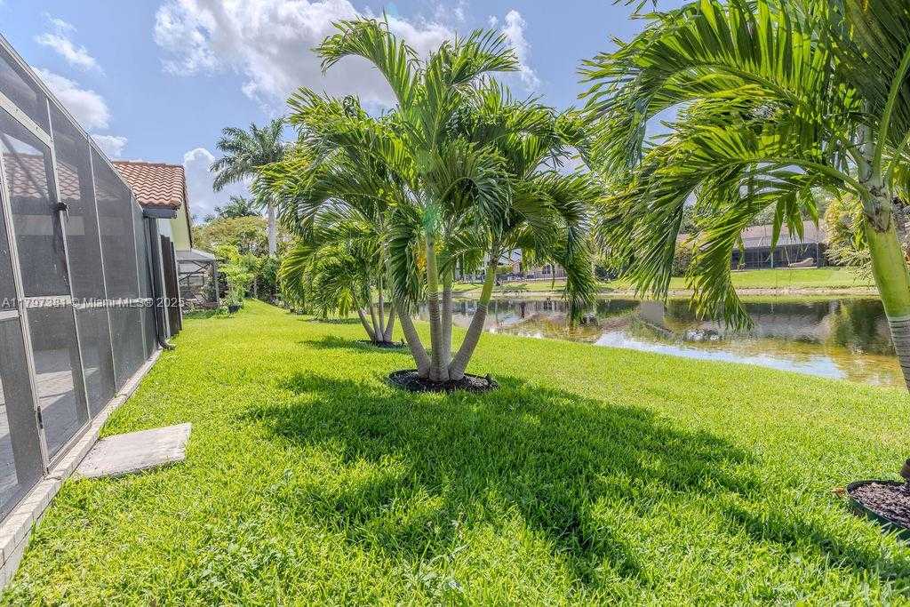 Small Image of 808 HAMPTON CT, Weston Number 48