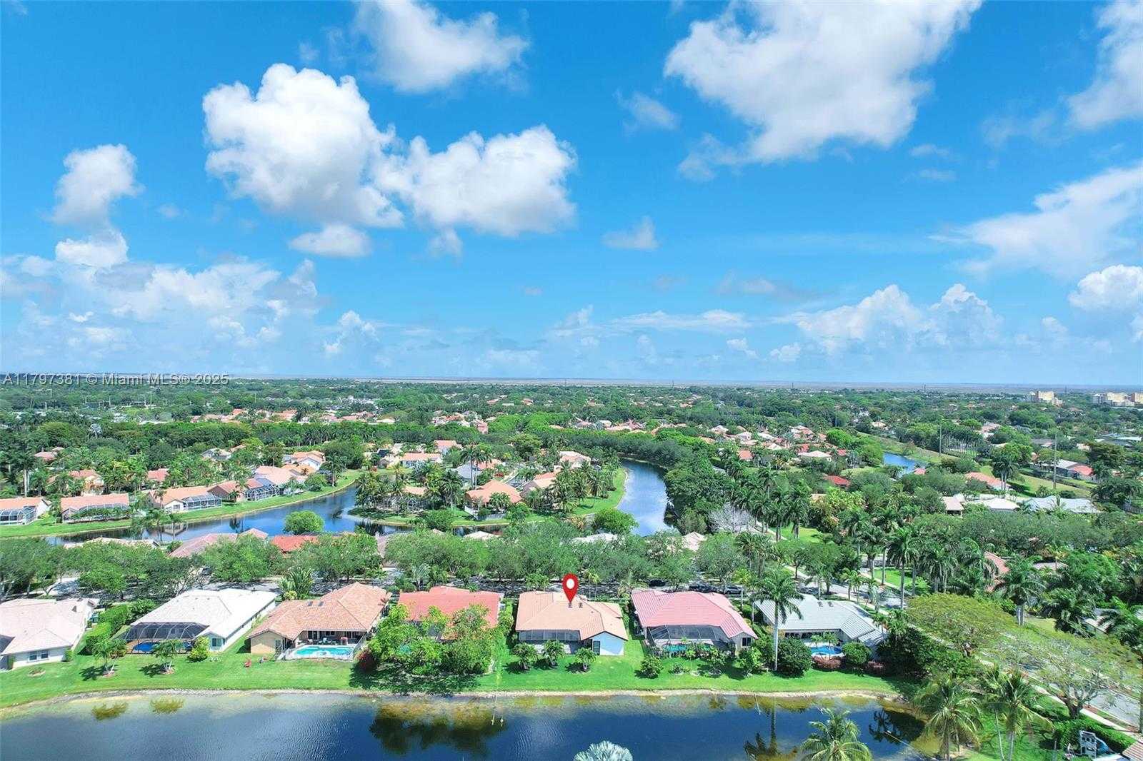 Small Image of 808 HAMPTON CT, Weston Number 55