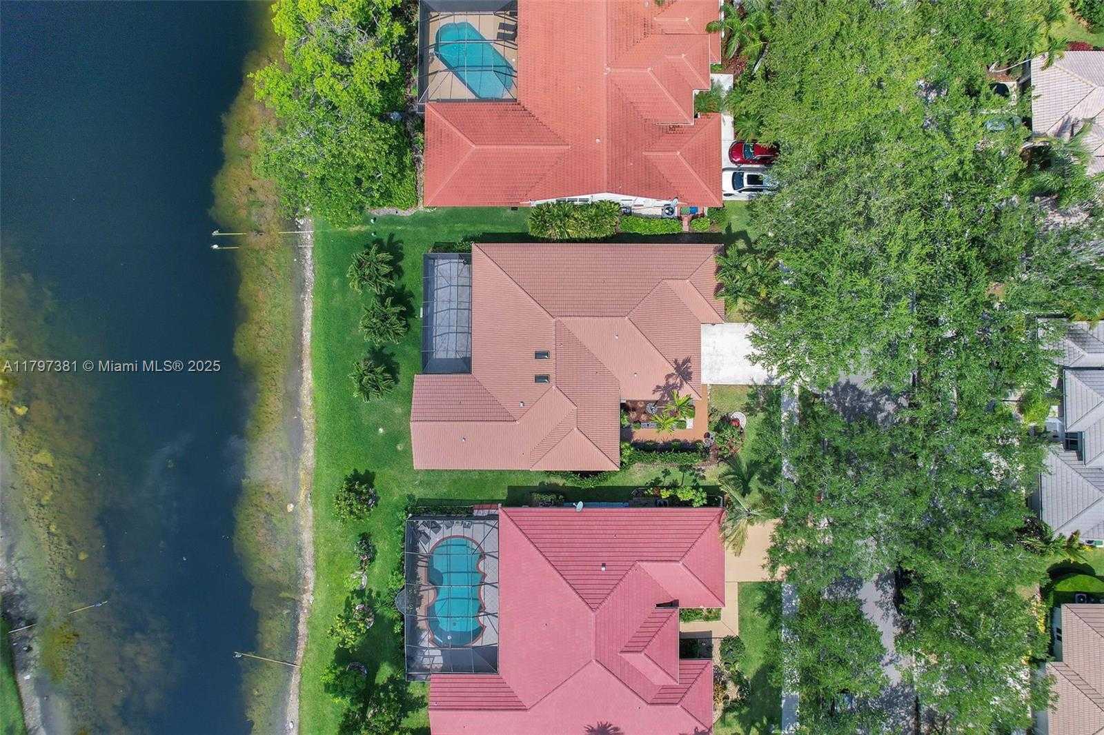 Small Image of 808 HAMPTON CT, Weston Number 59