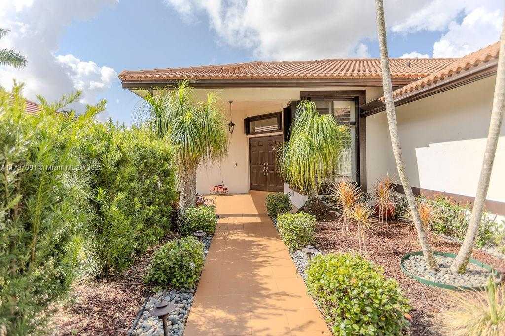 Small Image of 808 HAMPTON CT, Weston Number 8