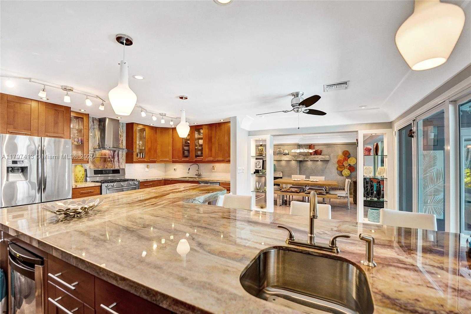 Small Image of 2213 NORTH EAST 17TH AVE, Wilton Manors Number 11