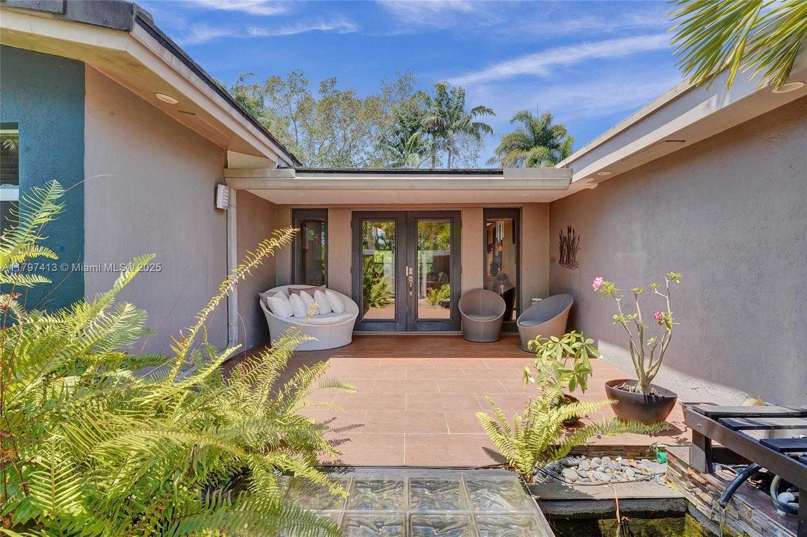 Small Image of 2213 NORTH EAST 17TH AVE, Wilton Manors Number 2