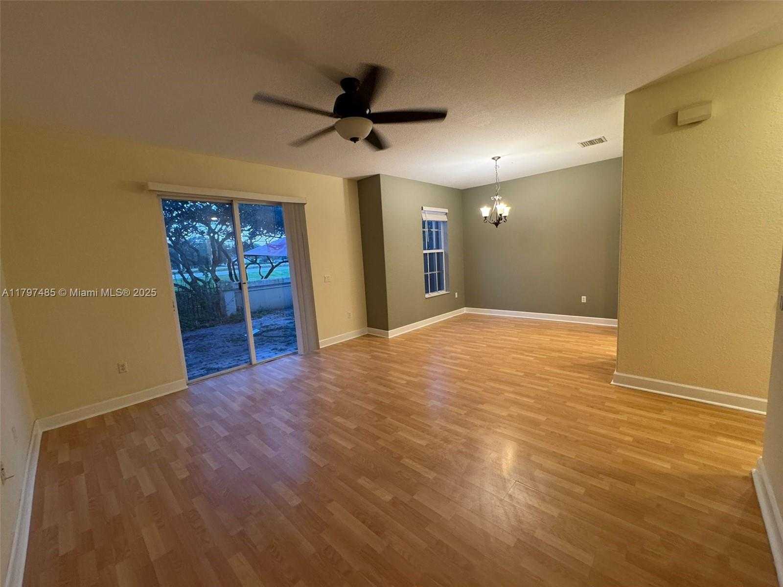 Small Image of 8706 BLAZE CT, Davie Number 15