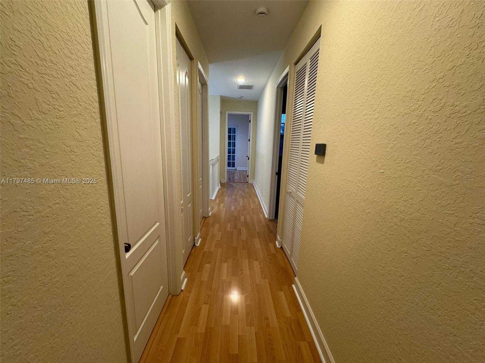 Small Image of 8706 BLAZE CT, Davie Number 23