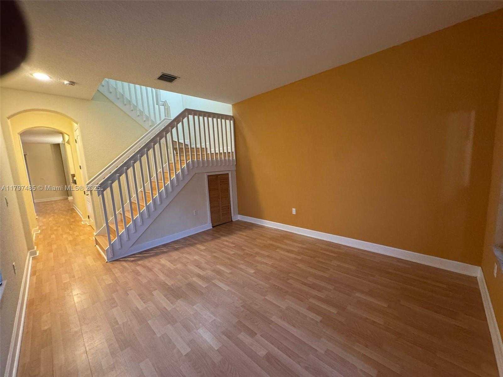 Small Image of 8706 BLAZE CT, Davie Number 25
