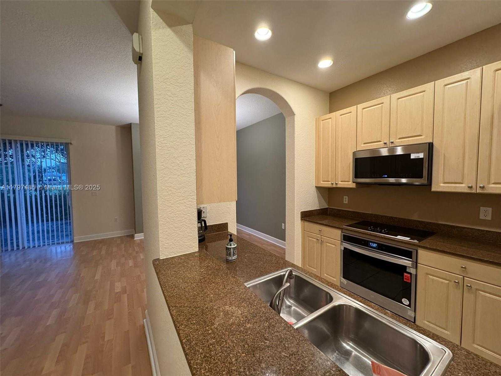 Small Image of 8706 BLAZE CT, Davie Number 30