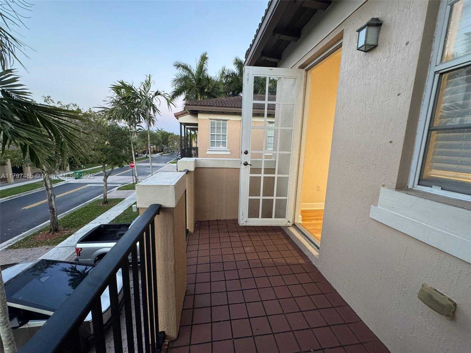 Small Image of 8706 BLAZE CT, Davie Number 36