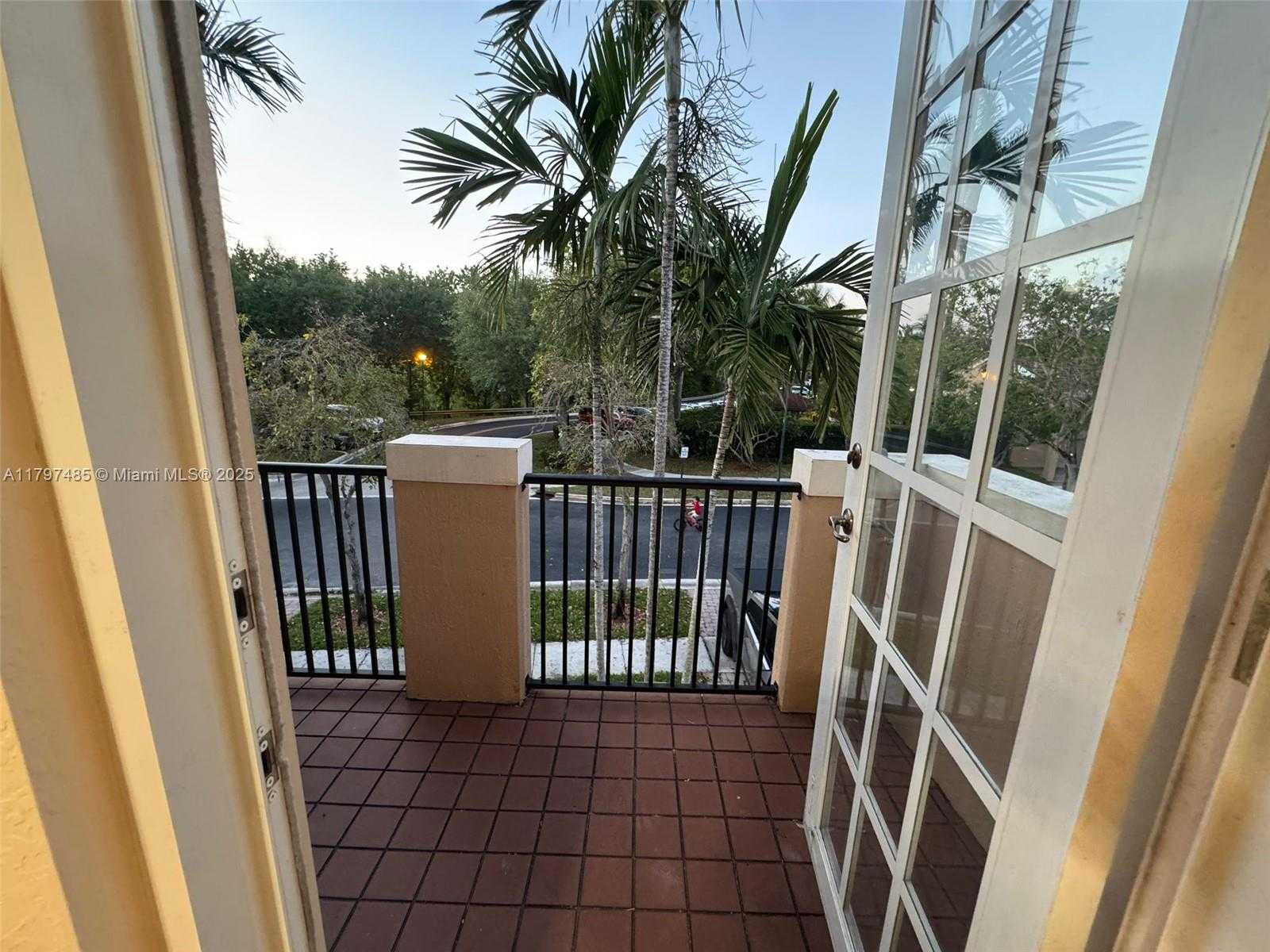 Small Image of 8706 BLAZE CT, Davie Number 37