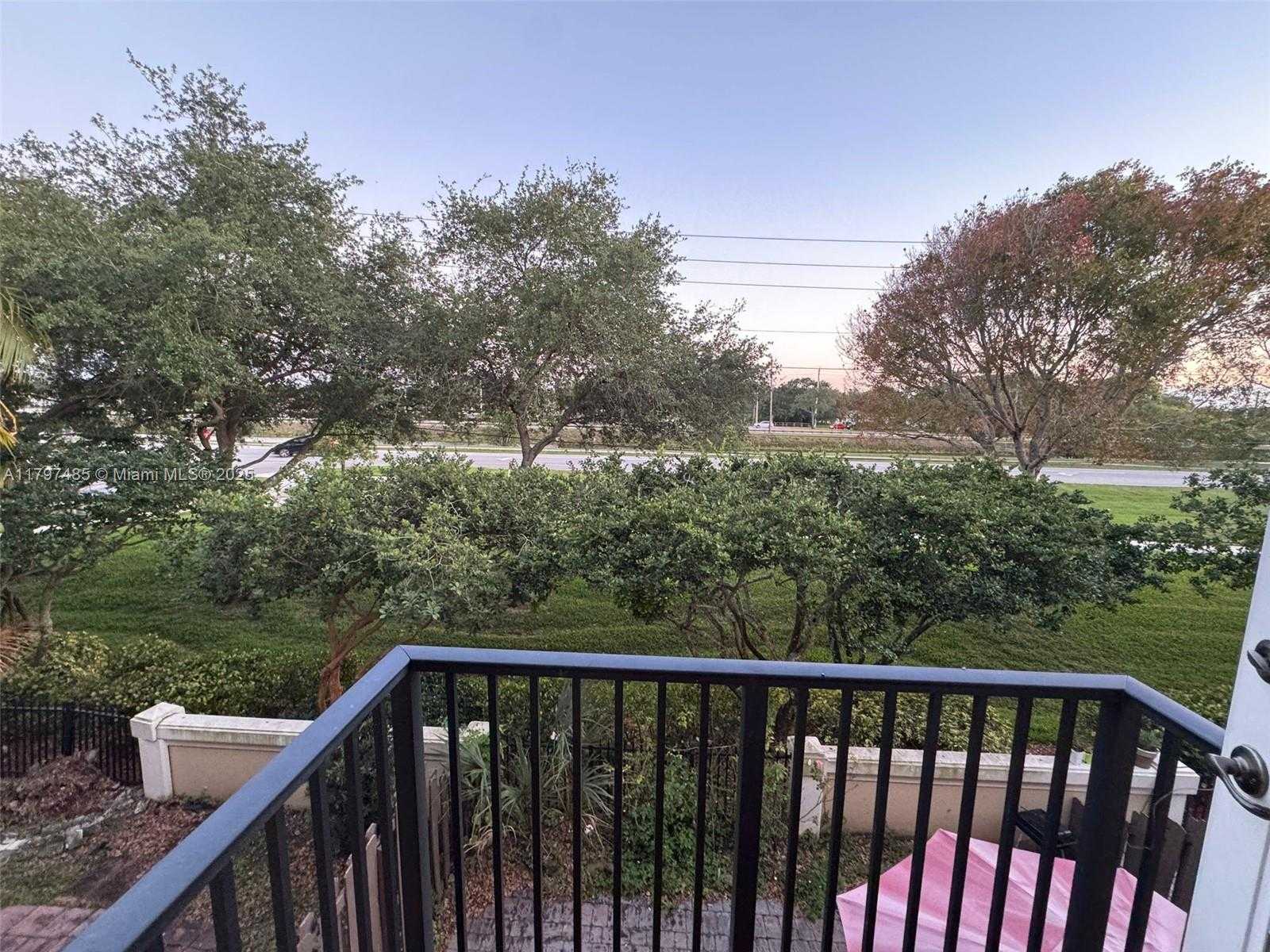 Small Image of 8706 BLAZE CT, Davie Number 40