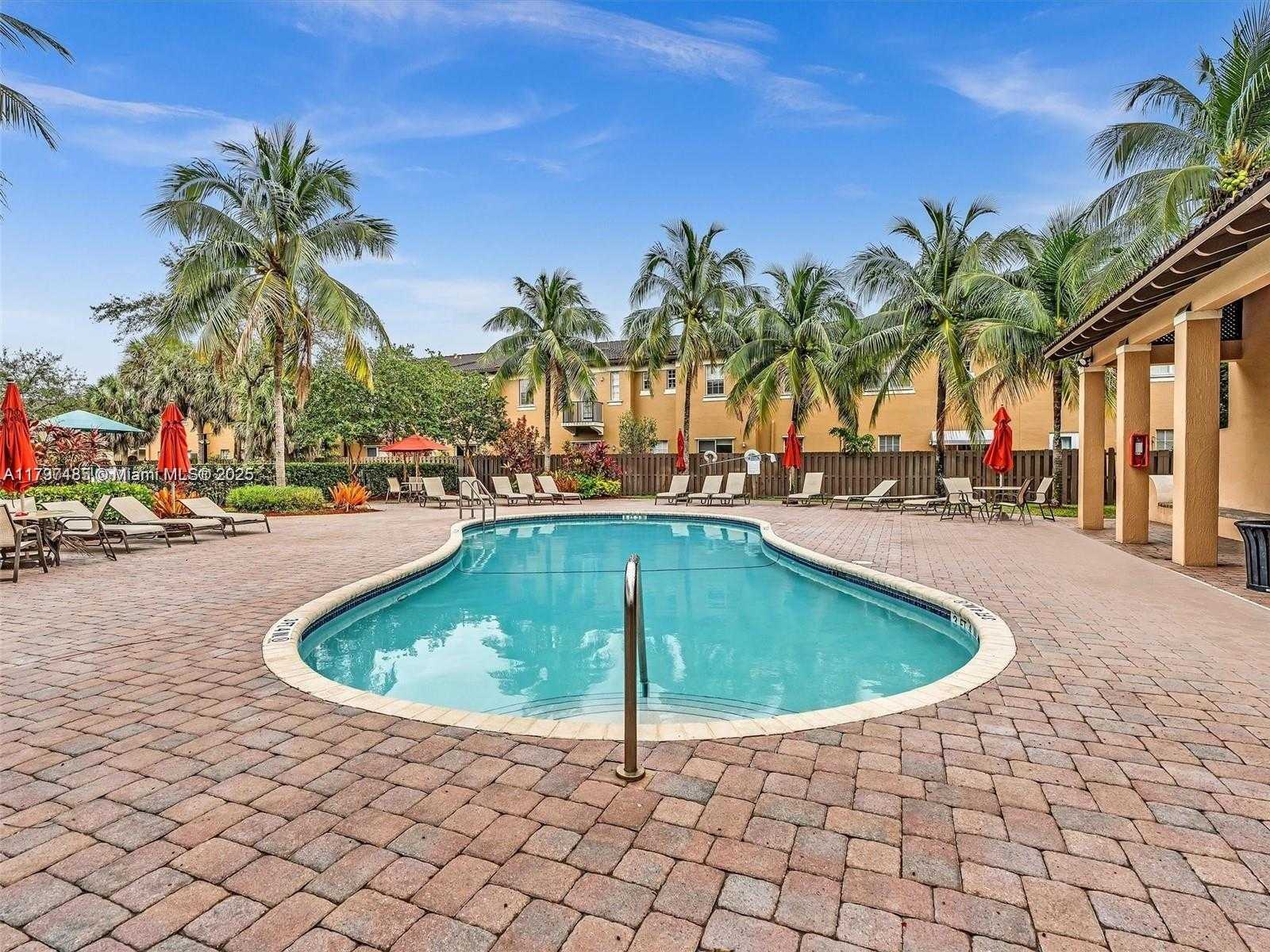 Small Image of 8706 BLAZE CT, Davie Number 44