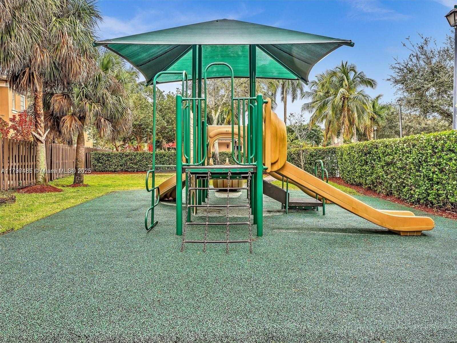 Small Image of 8706 BLAZE CT, Davie Number 45