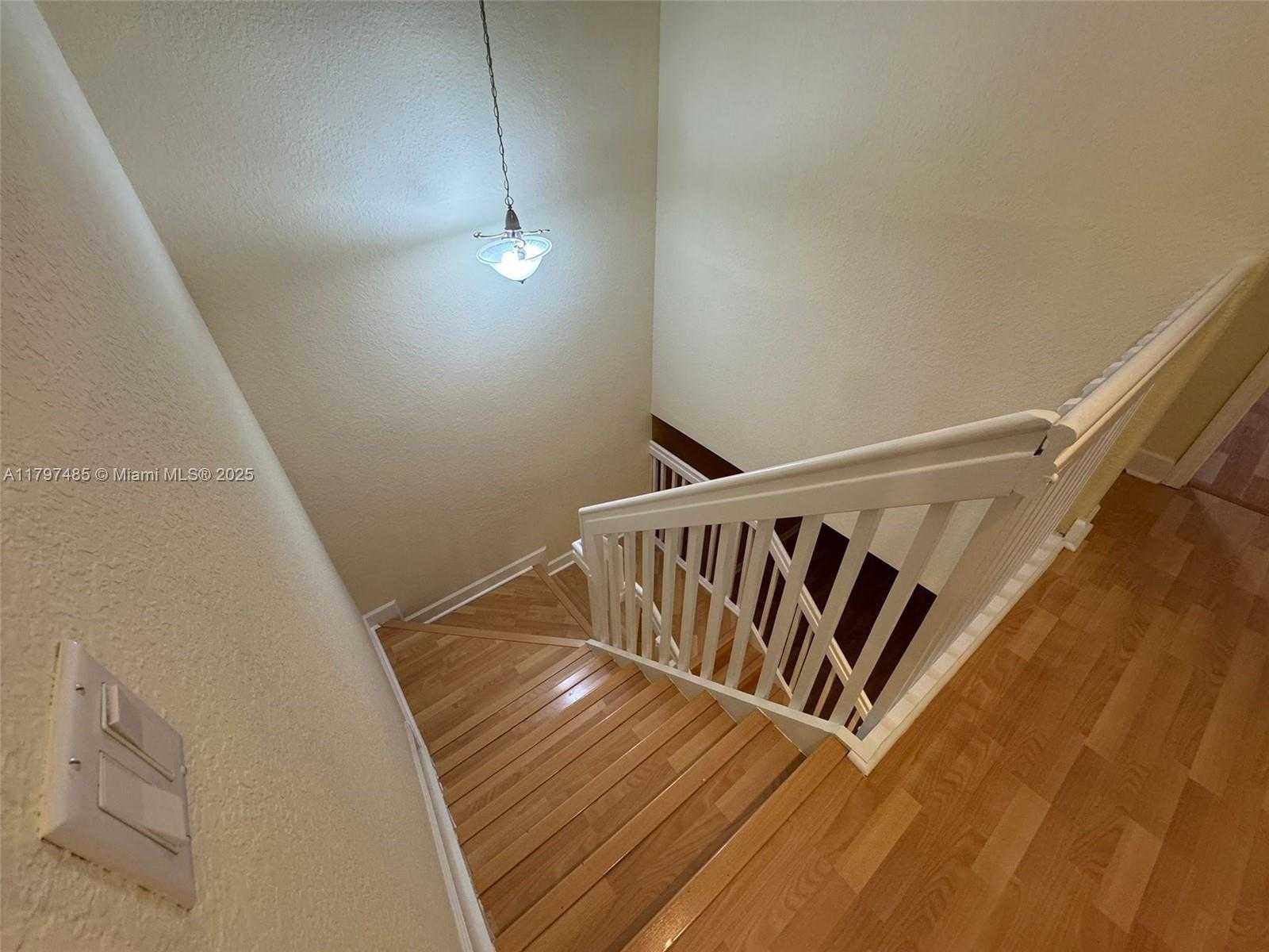Small Image of 8706 BLAZE CT, Davie Number 6