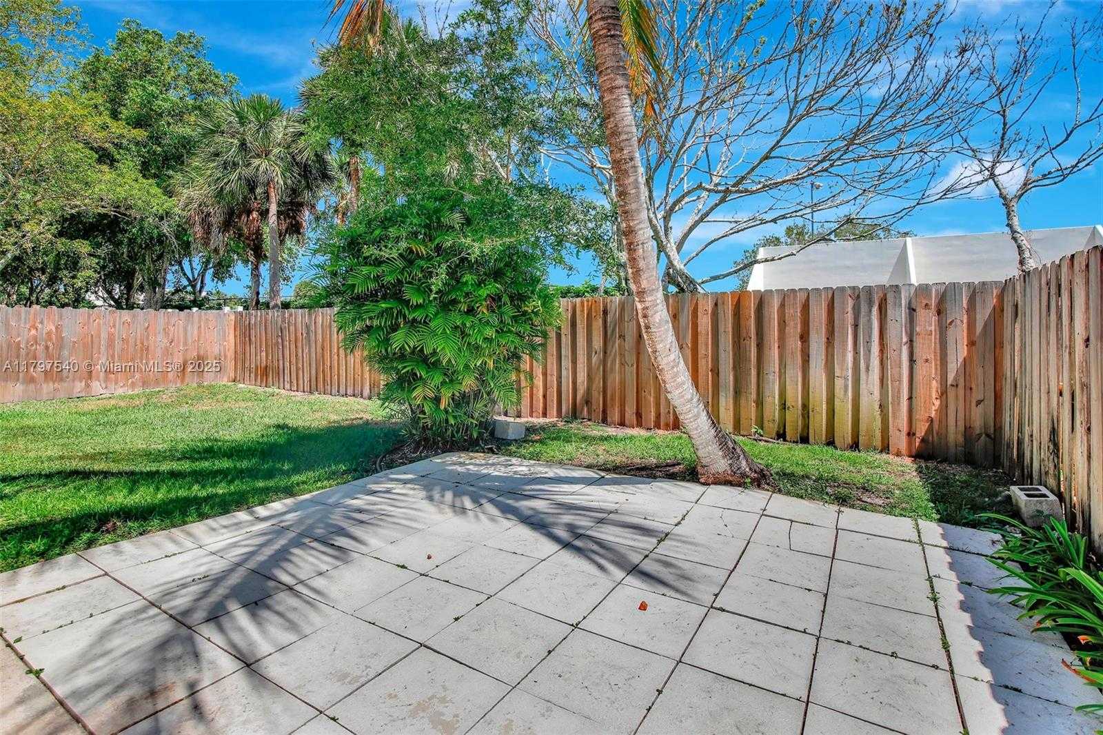 Small Image of 18225 NORTH WEST 21ST ST, Pembroke Pines Number 11
