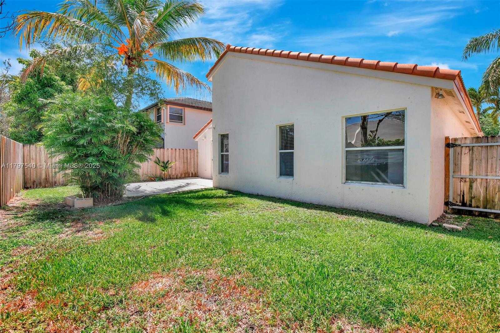 Small Image of 18225 NORTH WEST 21ST ST, Pembroke Pines Number 26